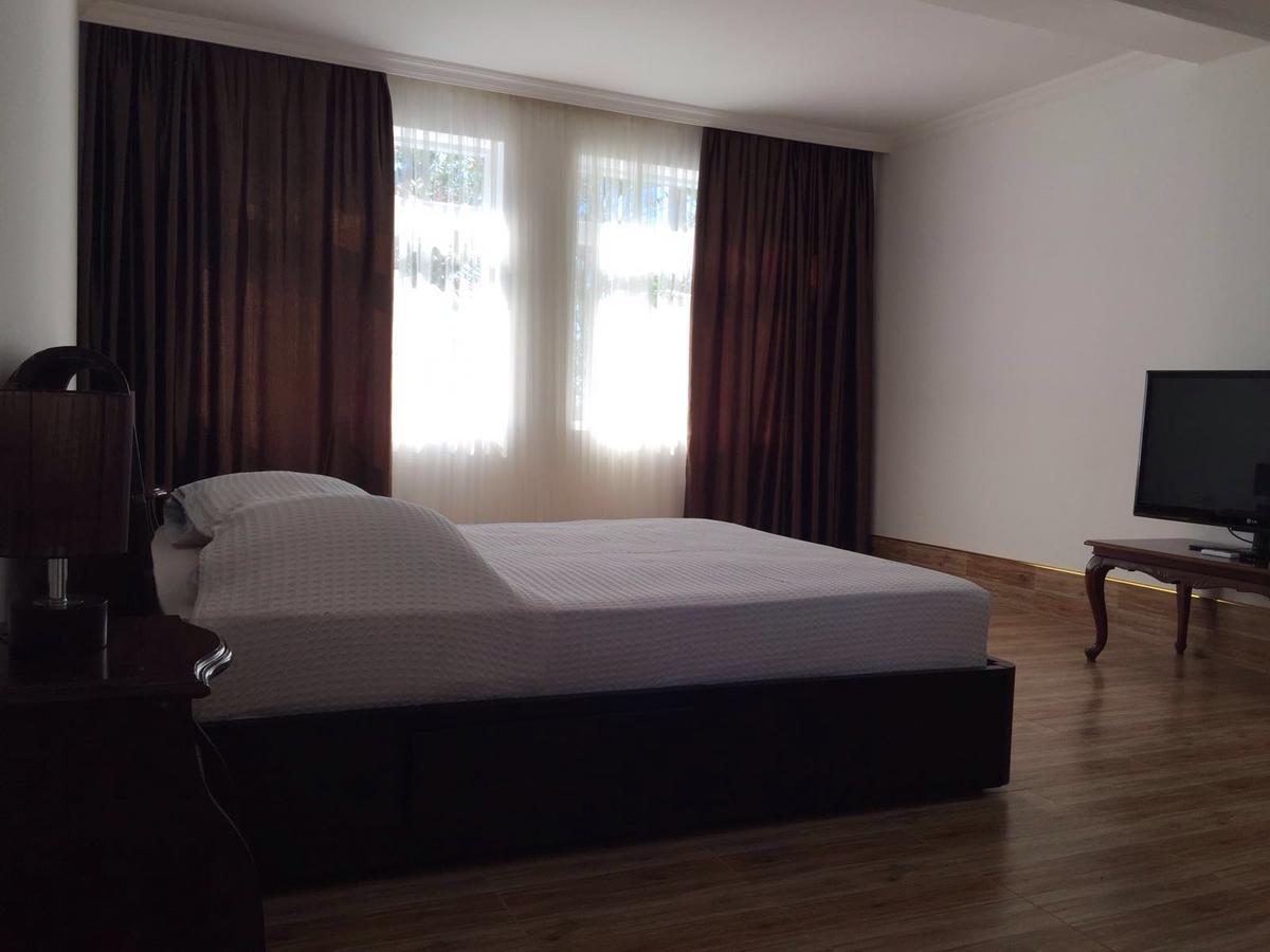 Hotel Simpatia Kobuleti Bagian luar foto
