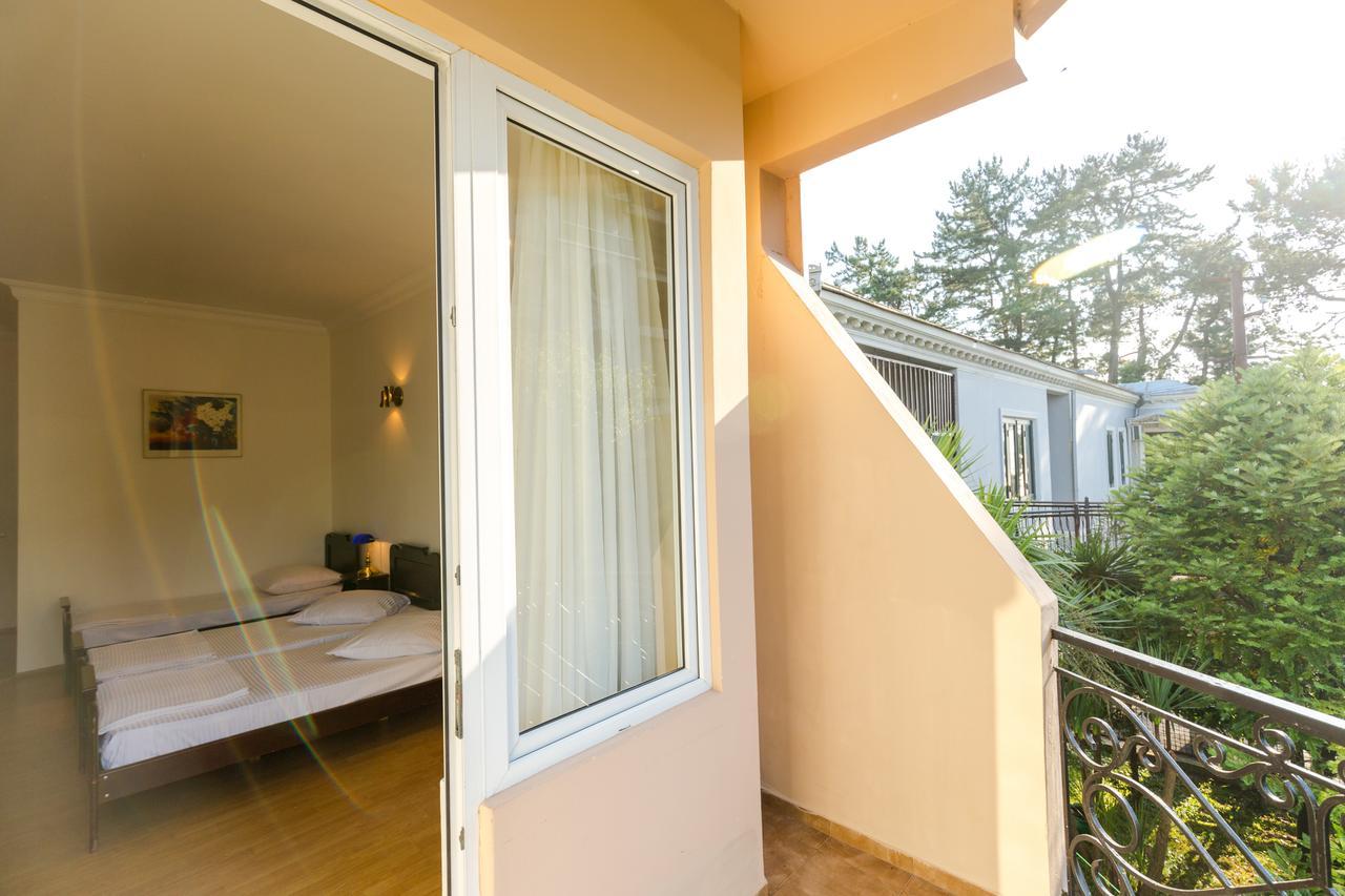 Hotel Simpatia Kobuleti Bagian luar foto